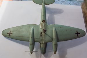 Maquette du Heinkel He 111 – prise pour alimenter les deux lampes représentant les mitrailleurs